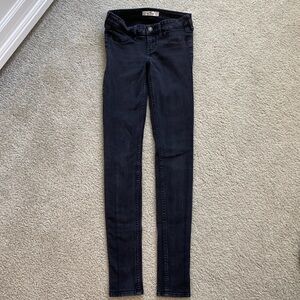 Black Hollister skinny jeans 
Size 1L
W25
L33
